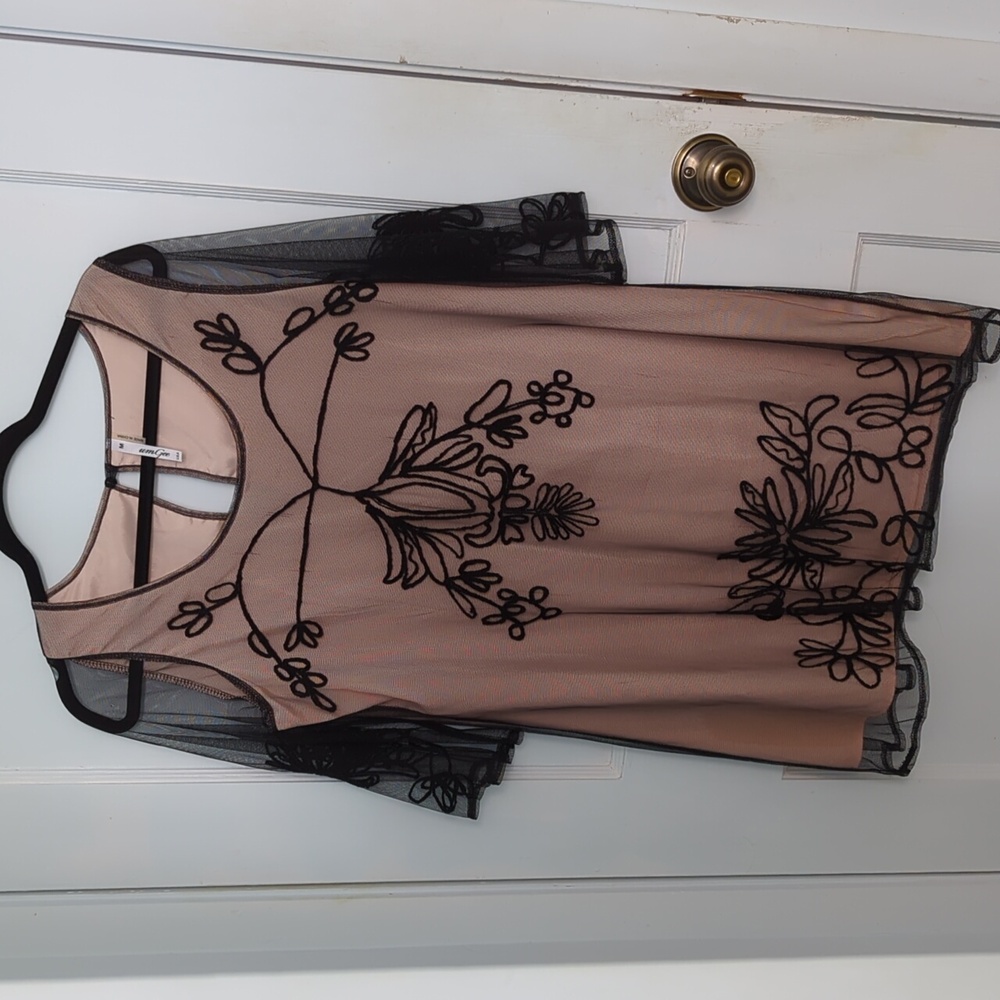 Umgee Sz M Embroidered Lightweight Mini Dress with Sheer Black 3/4 Bell Sleeves